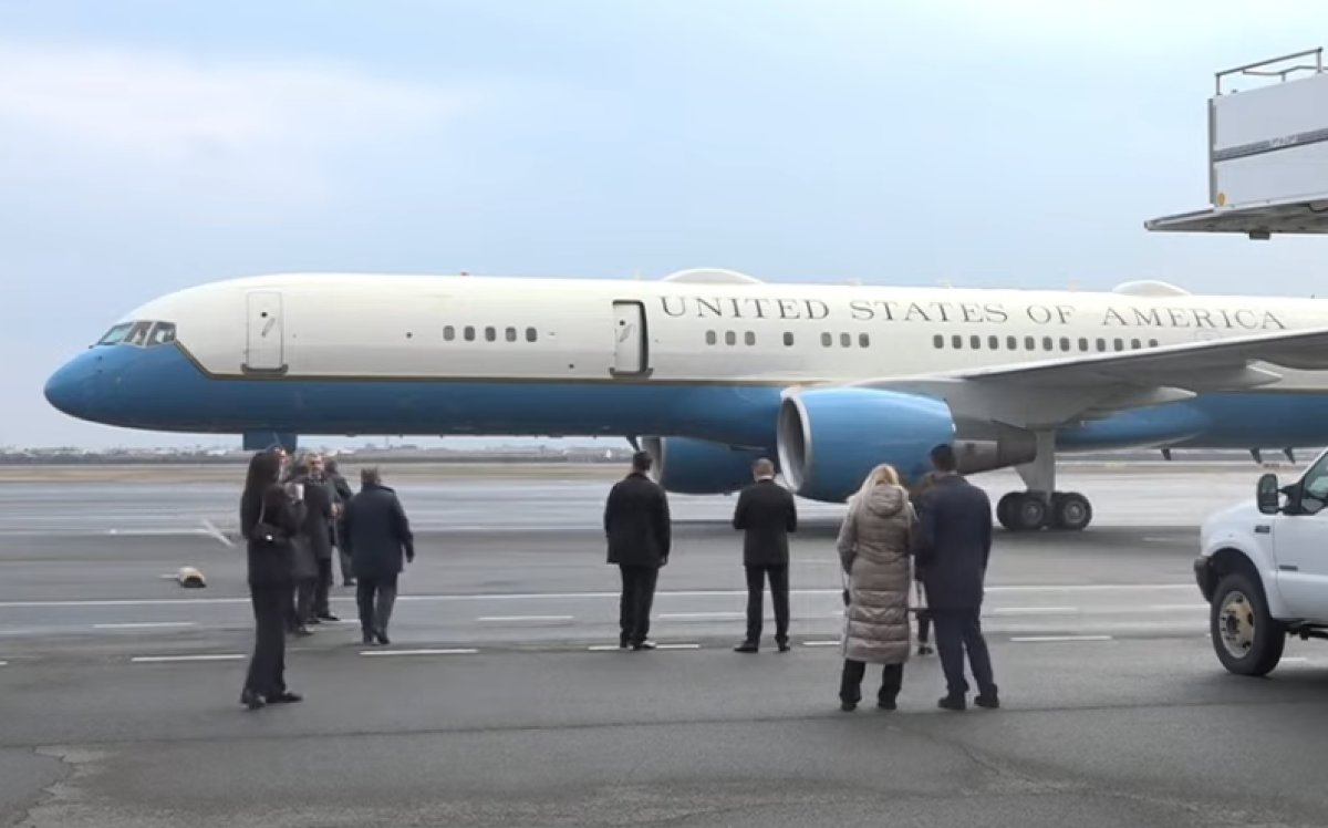 Вэнс в Армении