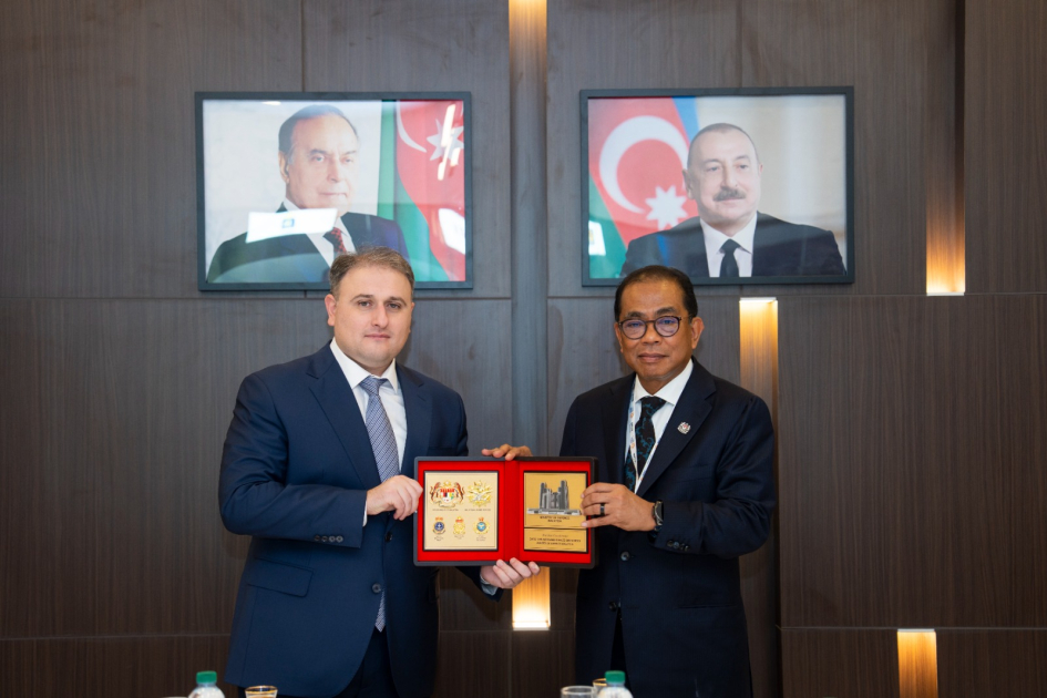 Министр оборонной промышленности принимает участие в выставке World Defence Show 2026