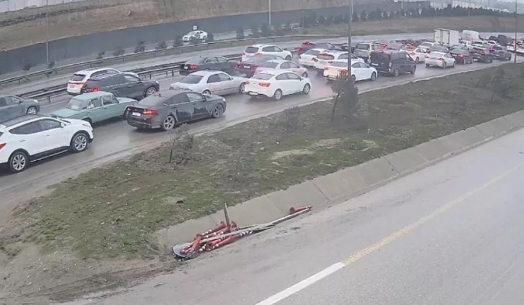 ДТП на Бакинской кольцевой спровоцировало пробку