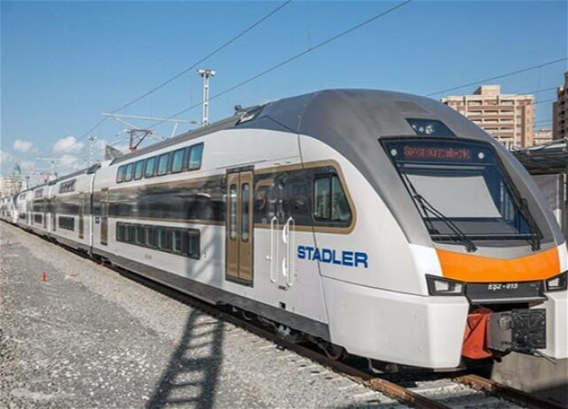 АЖД призывает пассажиров к бдительности на платформах