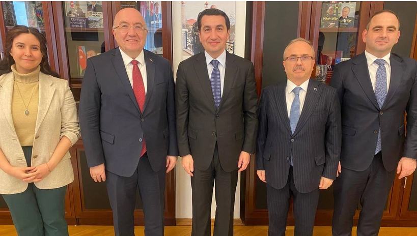 Хикмет Гаджиев обсудил двусторонние отношения с представителем МИД Турции