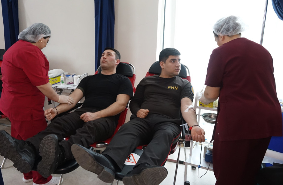 Сотрудники МЧС сдали кровь для больных детей