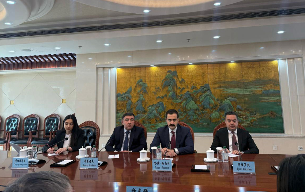 Обсуждены возможности создания совместного азербайджано-китайского университета