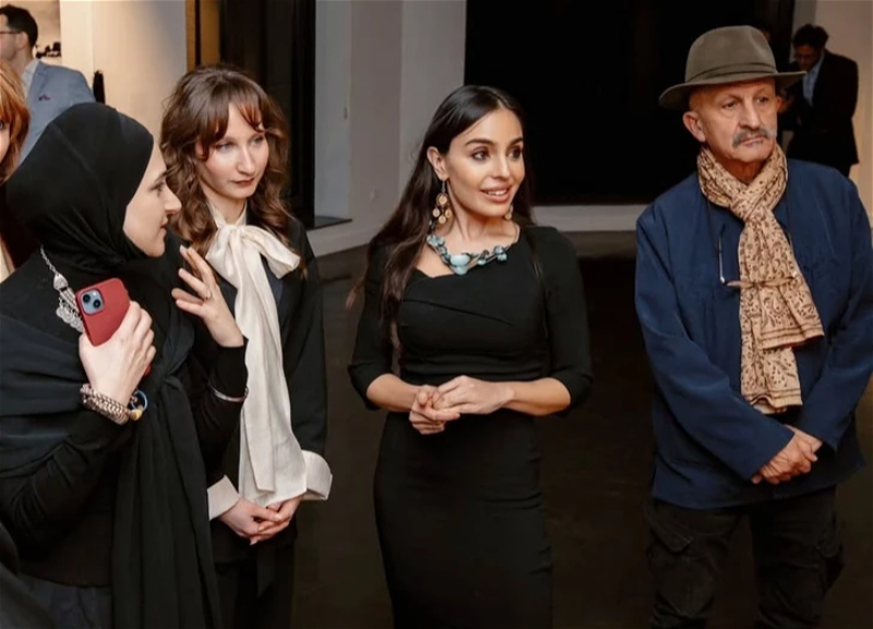 Лейла Алиева поделилась публикацией с выставки &laquo;Синхронизация&raquo;