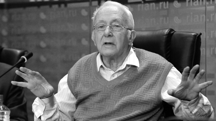 Умер историк Рой Медведев