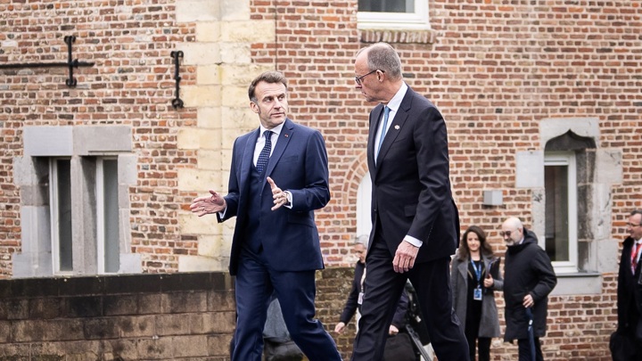 Handelsblatt: раскол между Германией и Францией парализует Европу