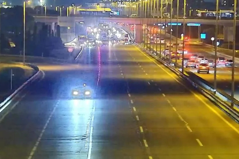 На Аэропортовском шоссе ограничено движение транспорта из-за замены табло