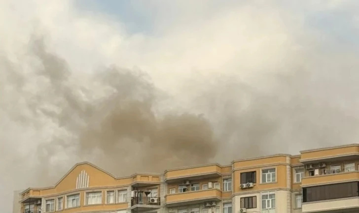 В Хырдалане произошел пожар в жилом здании