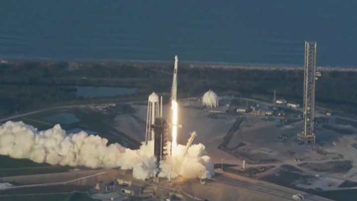 Crew Dragon совершил стыковку с МКС