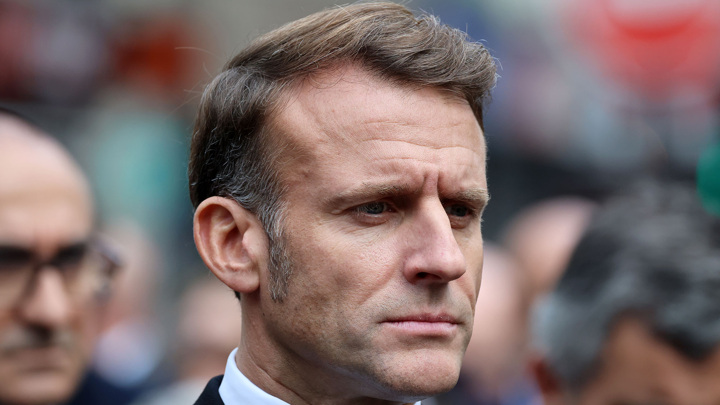 Макрон призвал блокировать соцсети в ЕС для "спасения ДНК демократии"