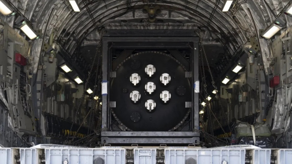 Пентагон готовится тестировать мобильный ядерный реактор