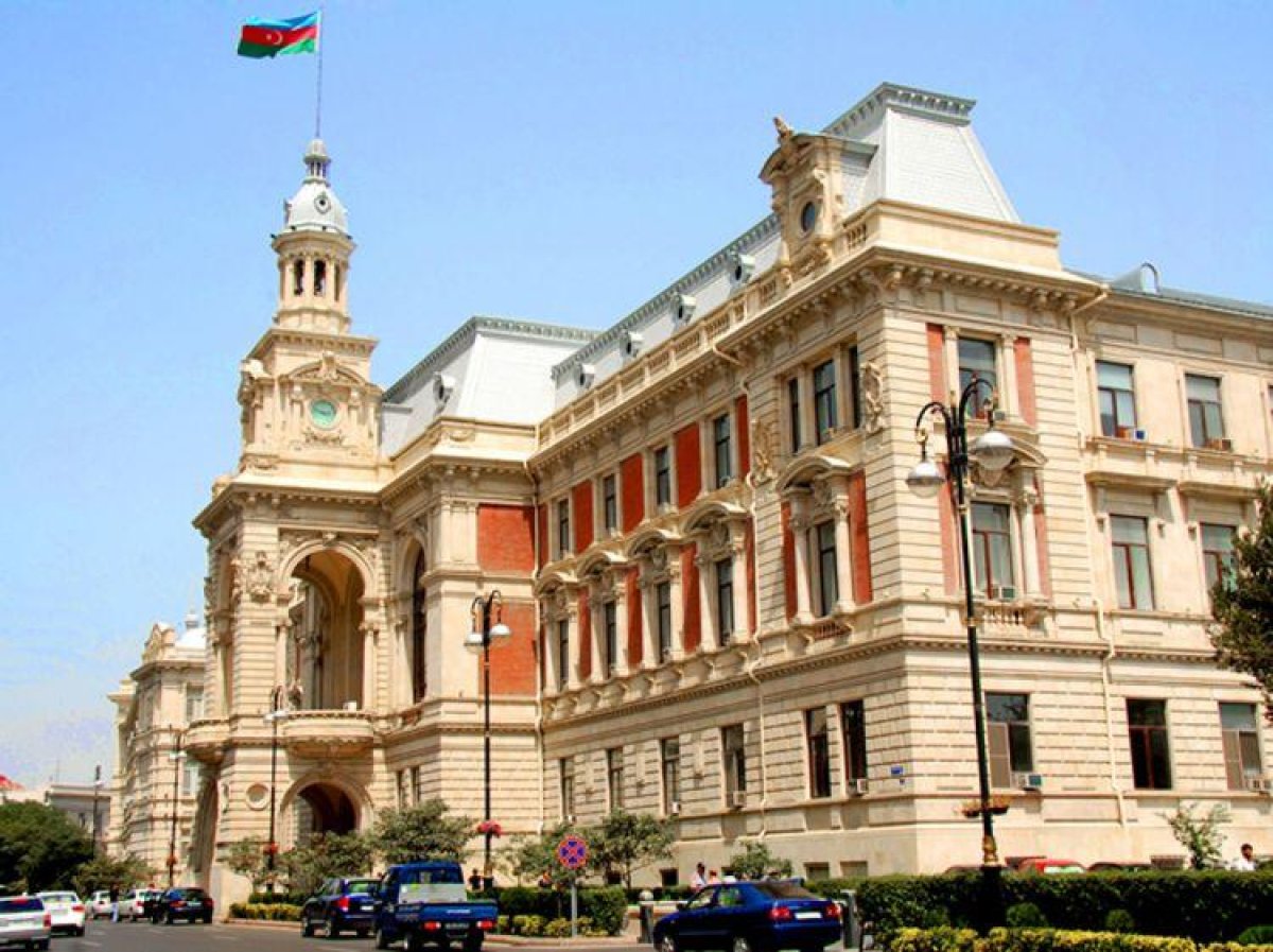 Желтая карточка от столичного мэра