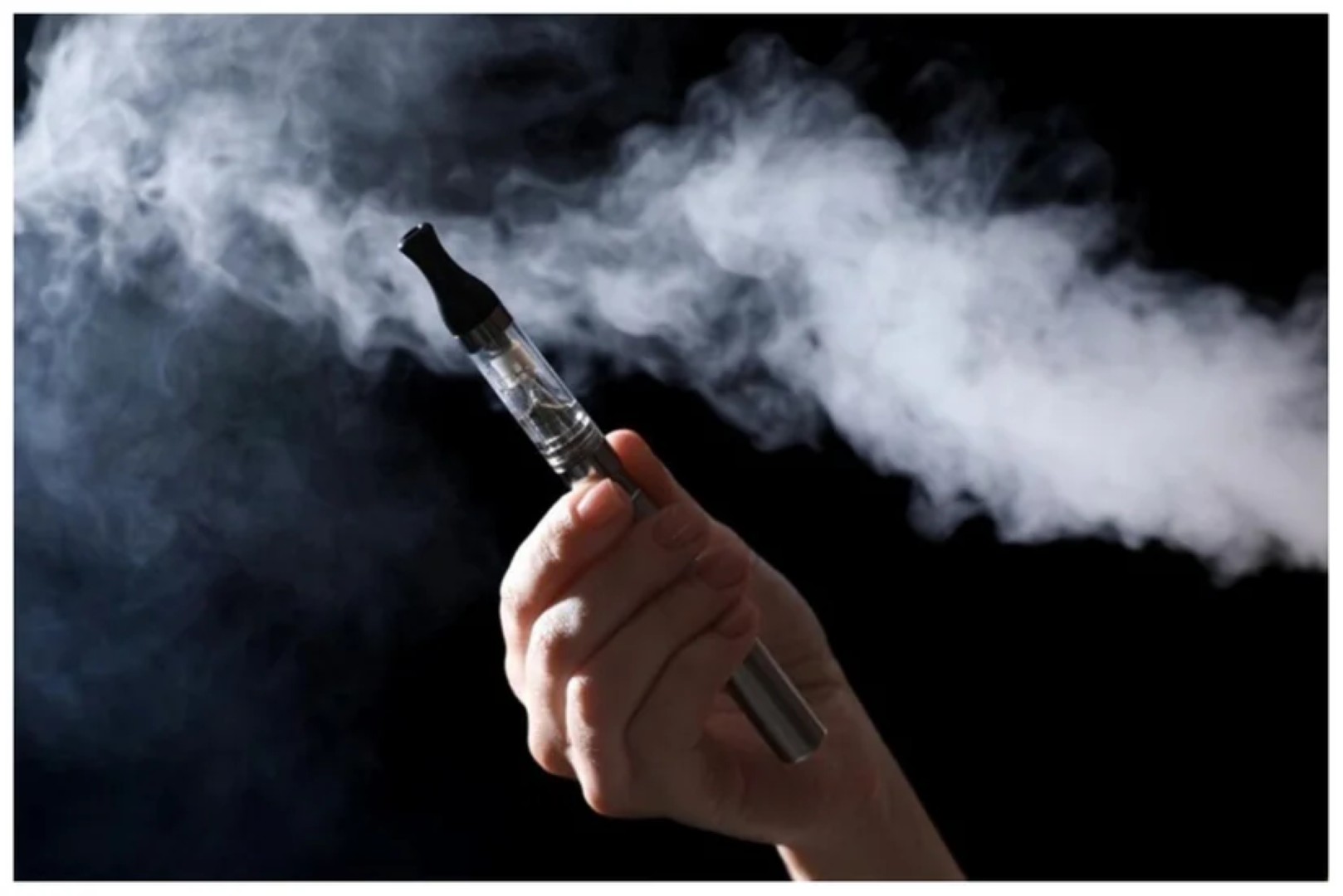 Азербайджан вводит штрафы за вейпы в общественных местах