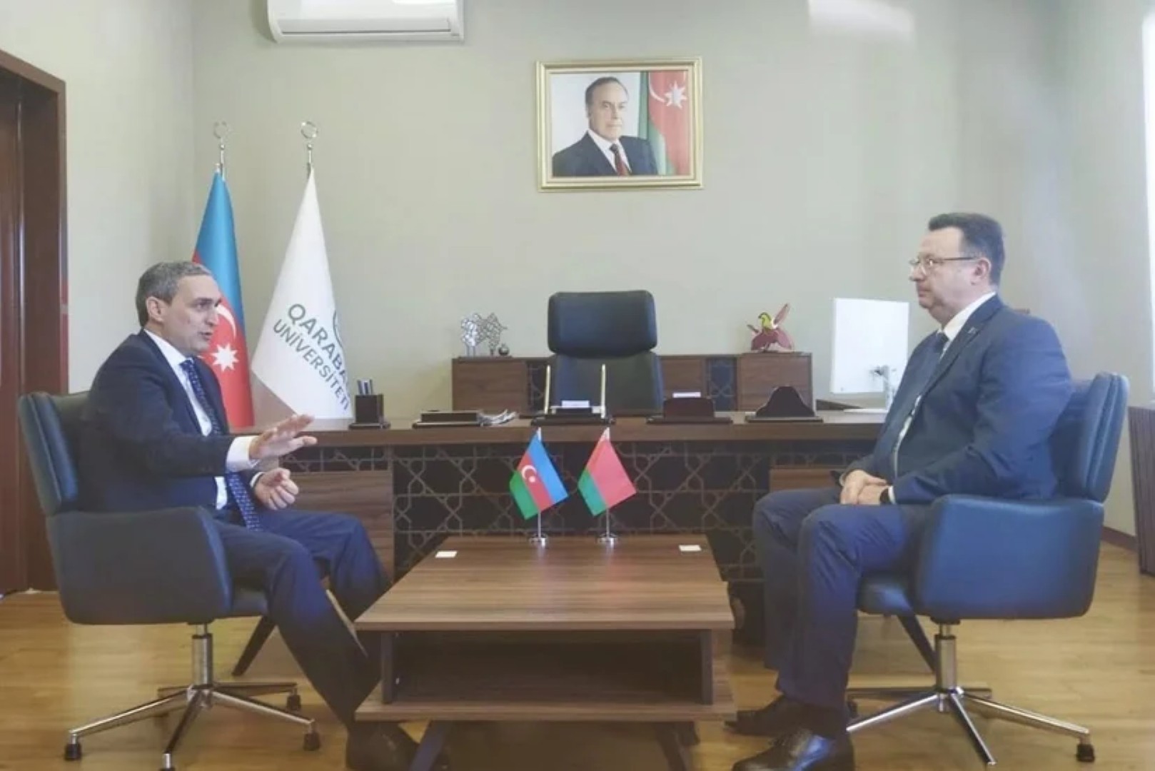 Посол Беларуси встретился в Ханкенди с ректором Карабахского университета