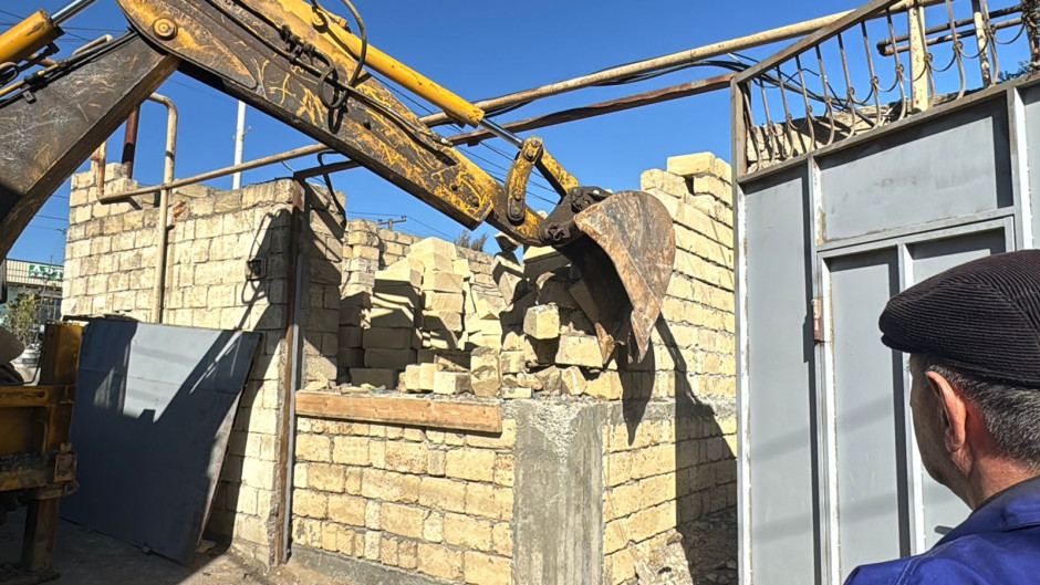 МЧС снесло незаконное строение в Баку