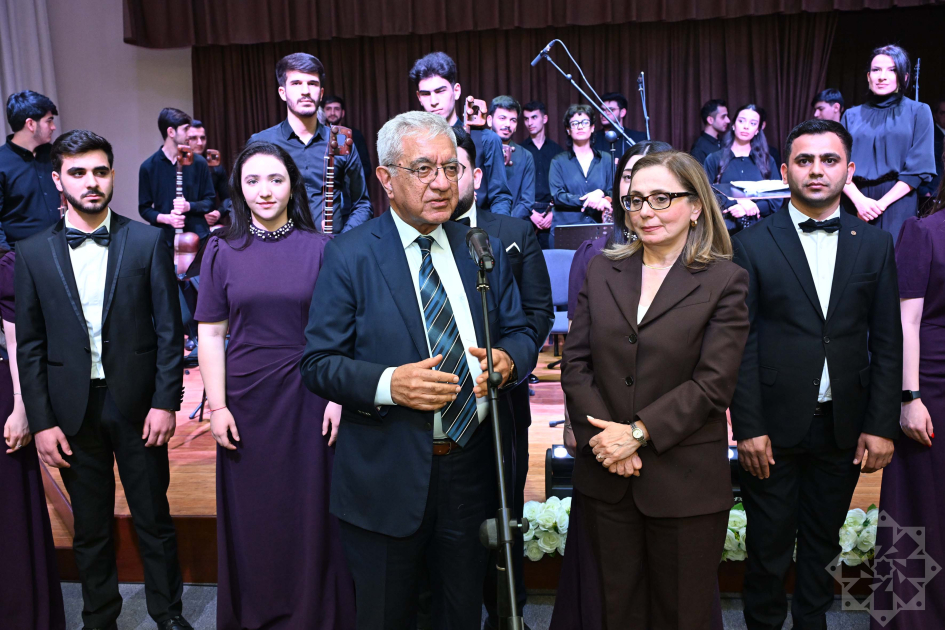 Состоялась презентация транслитерированного издания журнала Övraqi-nəfisə