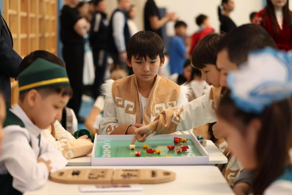 В Астане проходит Международный фестиваль детских игр тюркского мира