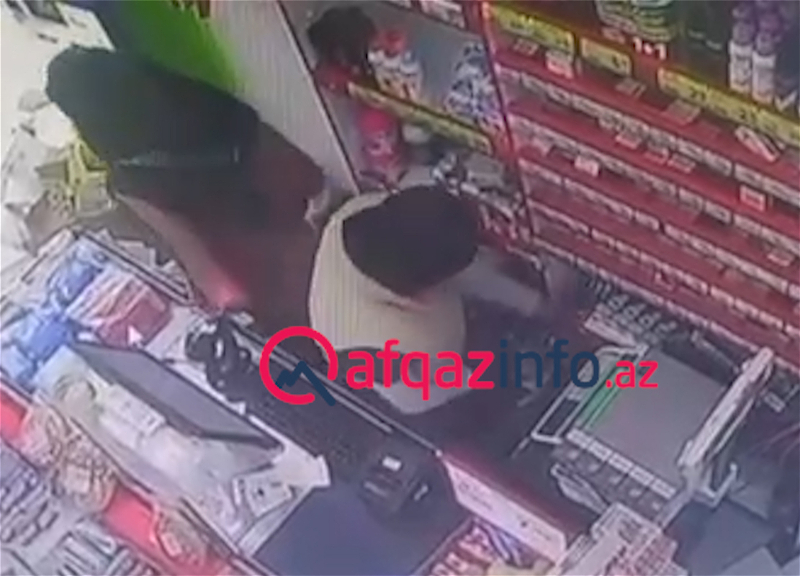 В Баку женщины в хиджабах ограбили магазин вблизи мечети