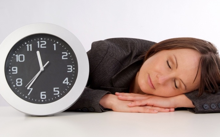 Врач рассказала, почему нельзя выспаться впрок
