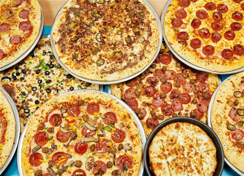 В Олимпийской деревне готовили 12 тысяч кусков пиццы в день