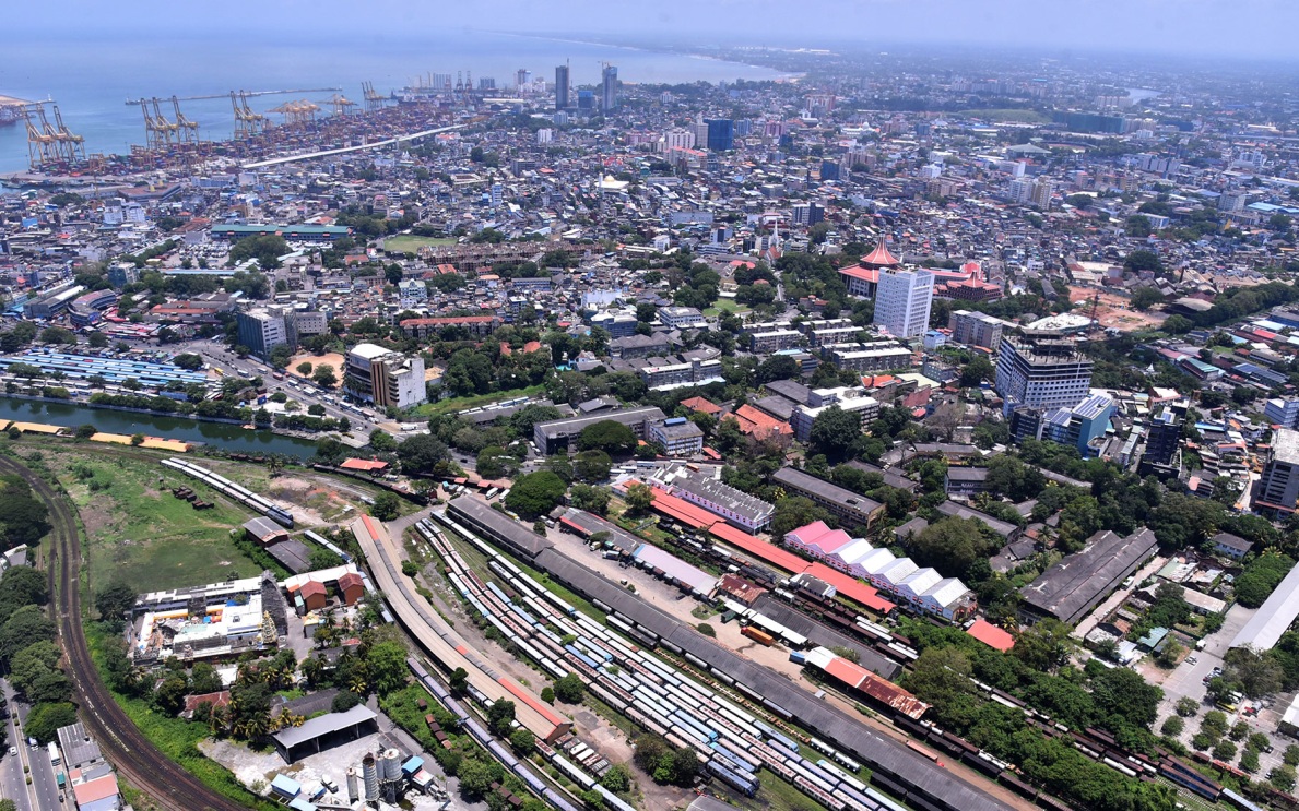 Буддийские монахи протестуют на Шри-Ланке против неуважения властей к их религии