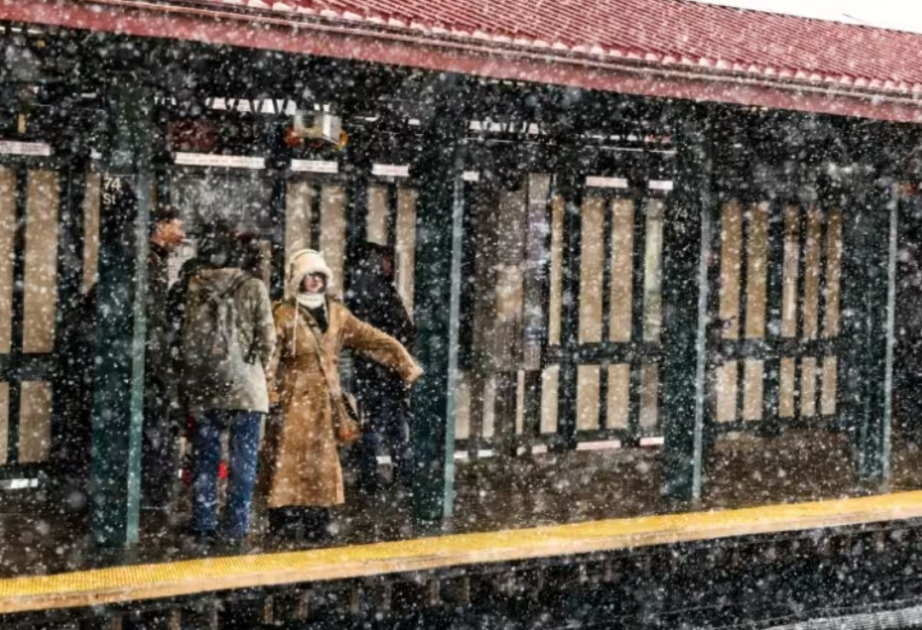 В Нью-Йорке ввели запрет на движение транспорта из-за неблагоприятной погоды