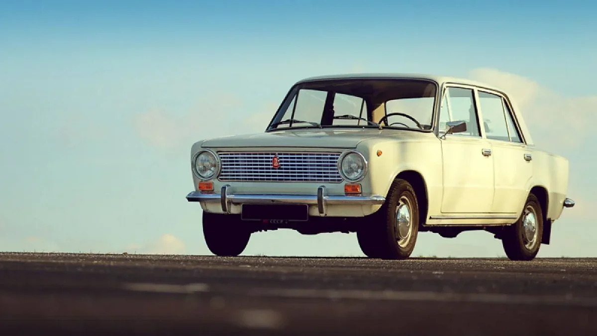 Импорт раритетных автомобилей в Азербайджан освобожден от налога