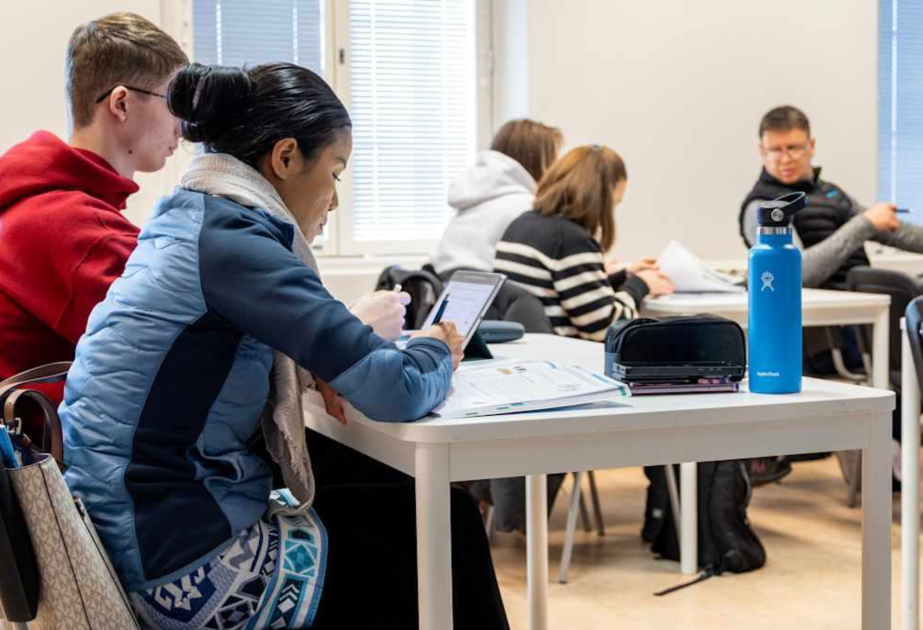 Сокращения бюджета угрожают языковому обучению мигрантов в Финляндии