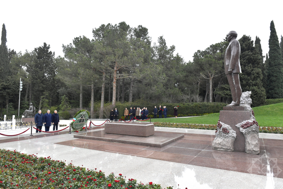 Парламентарии Турции и Грузии посетили Аллею почетного захоронения и Парк Победы