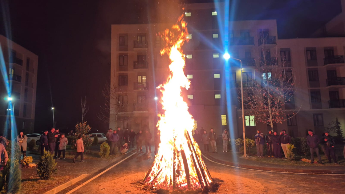 В Агдаме зажжен первый праздничный костер