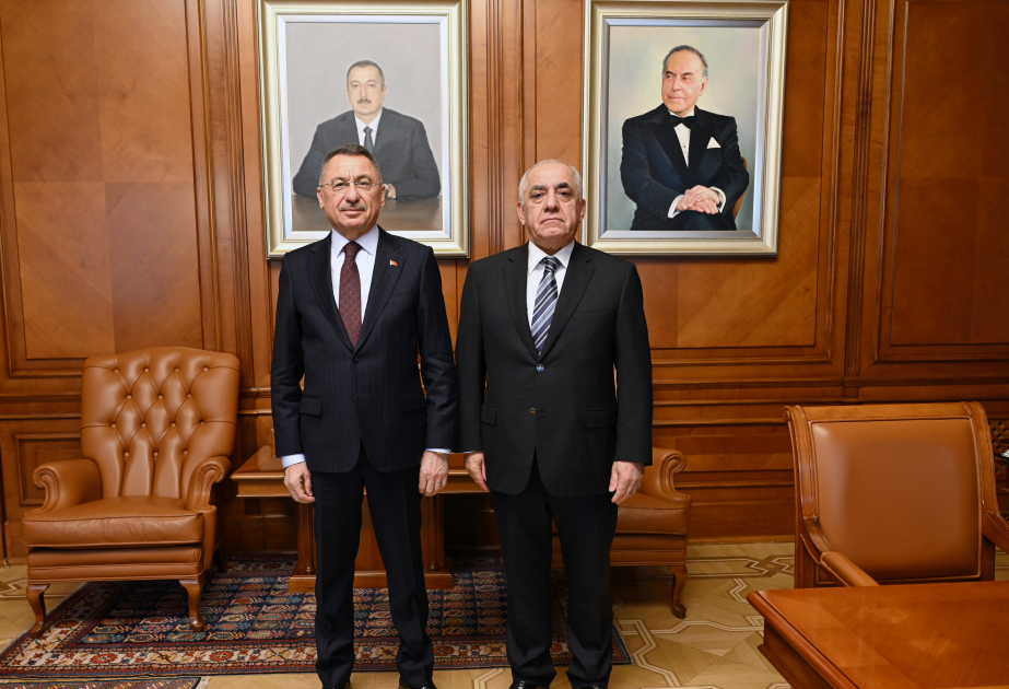 Премьер-министр Али Асадов встретился с председателем комитета Великого национального собрания Турции