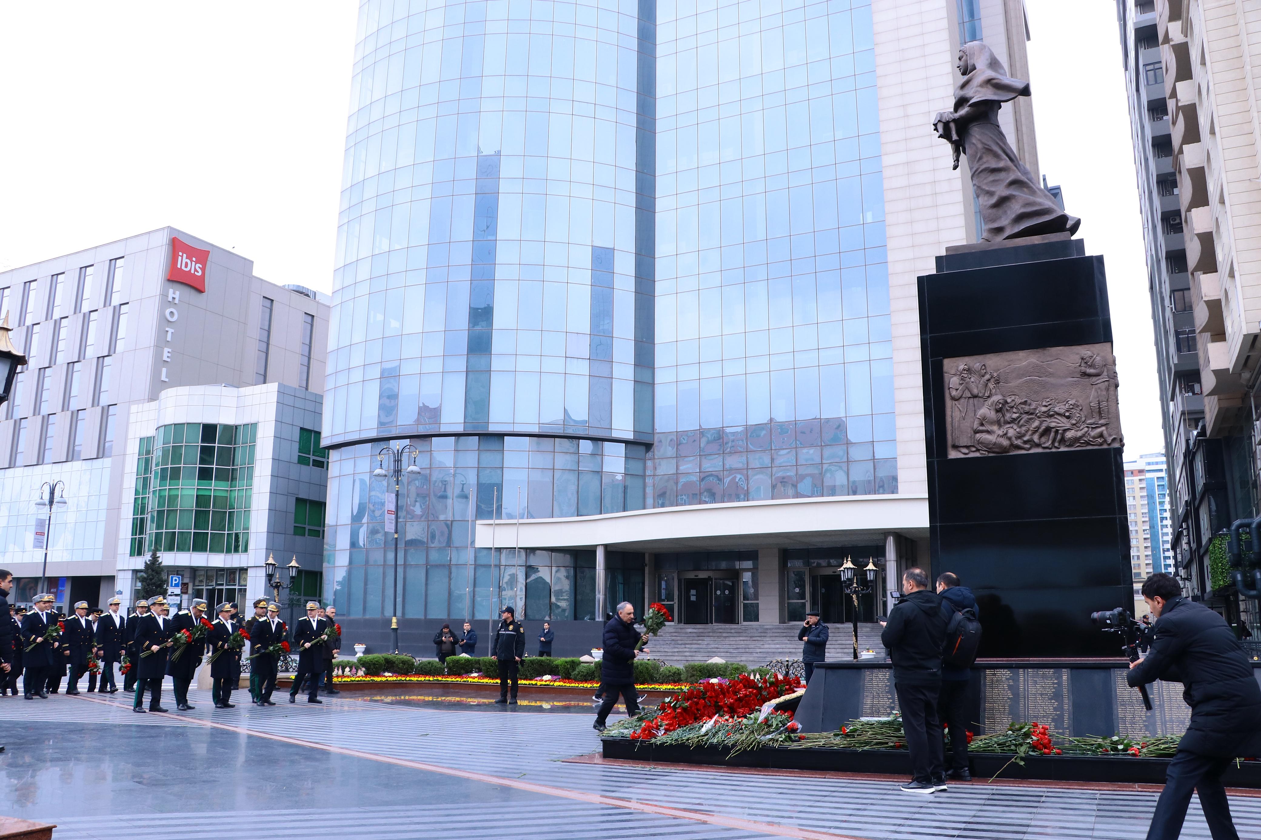 Сотрудники прокуратуры посетили памятник Ходжалинской трагедии