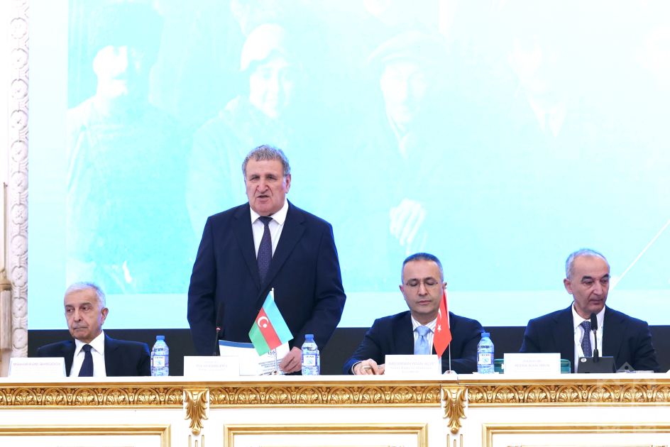 Завершился первый день международной научной конференции, посвященной 100-летию Первого тюркологического съезда