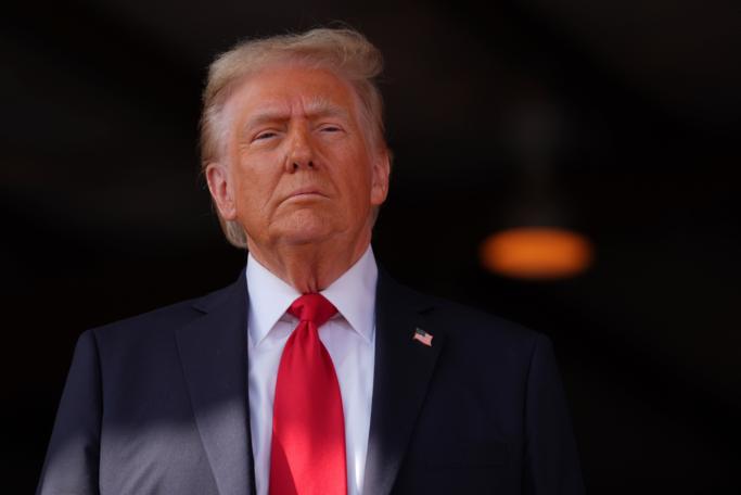 Трамп утверждает, что баллистические ракеты Ирана угрожают американским базам в регионе