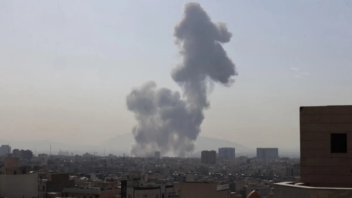 Израиль заявил о массированном ударе по стратегической обороне Ирана