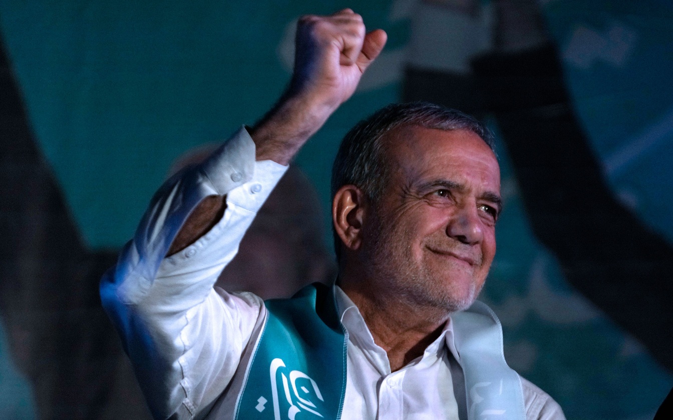 Президент Ирана Пезешкиан выжил после атаки США и Израиля, заявил его сын