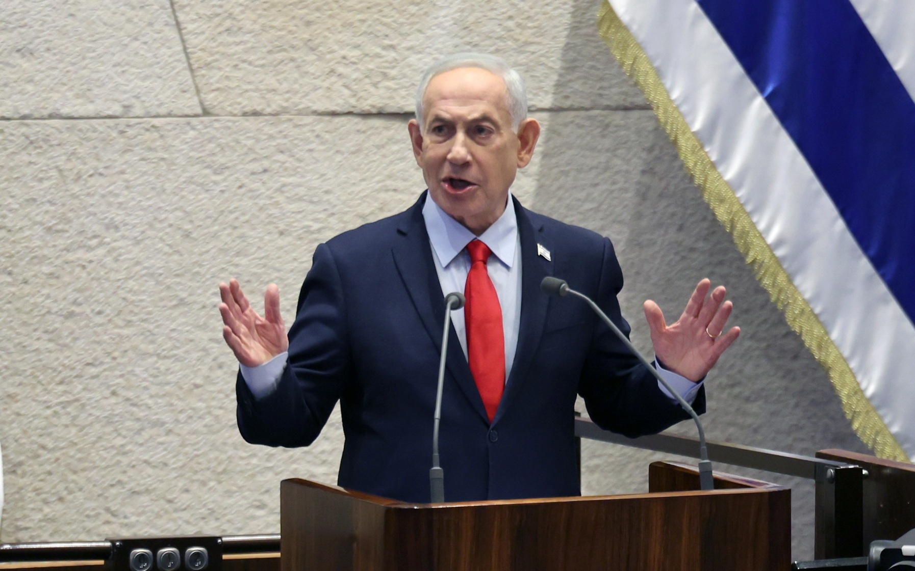 Нетаньяху признал, что ждет смены власти в Иране после ударов