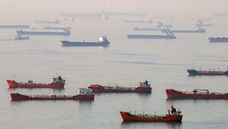 Сотня танкеров скопилась у Ормузского пролива