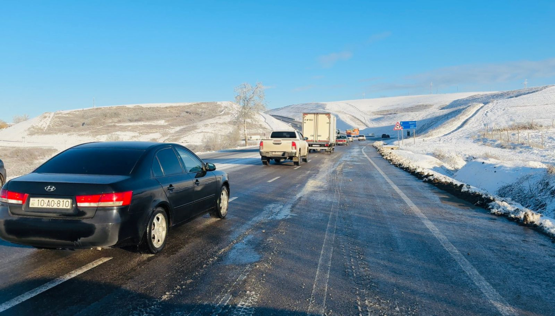 Устранен гололед на трассе Баку&ndash;Шамахы&ndash;Евлах