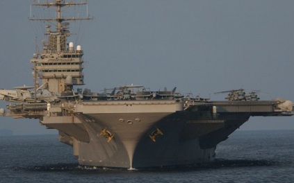 КСИР заявил об "уходе" атакованного ракетами авианосца США Abraham Lincoln