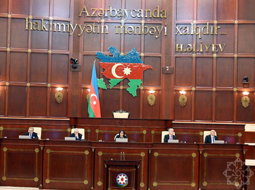 Милли Меджлис приступил к обсуждению 8 вопросов