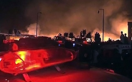 Морпехи США открыли огонь по протестующим, штурмовавшим консульство в Карачи