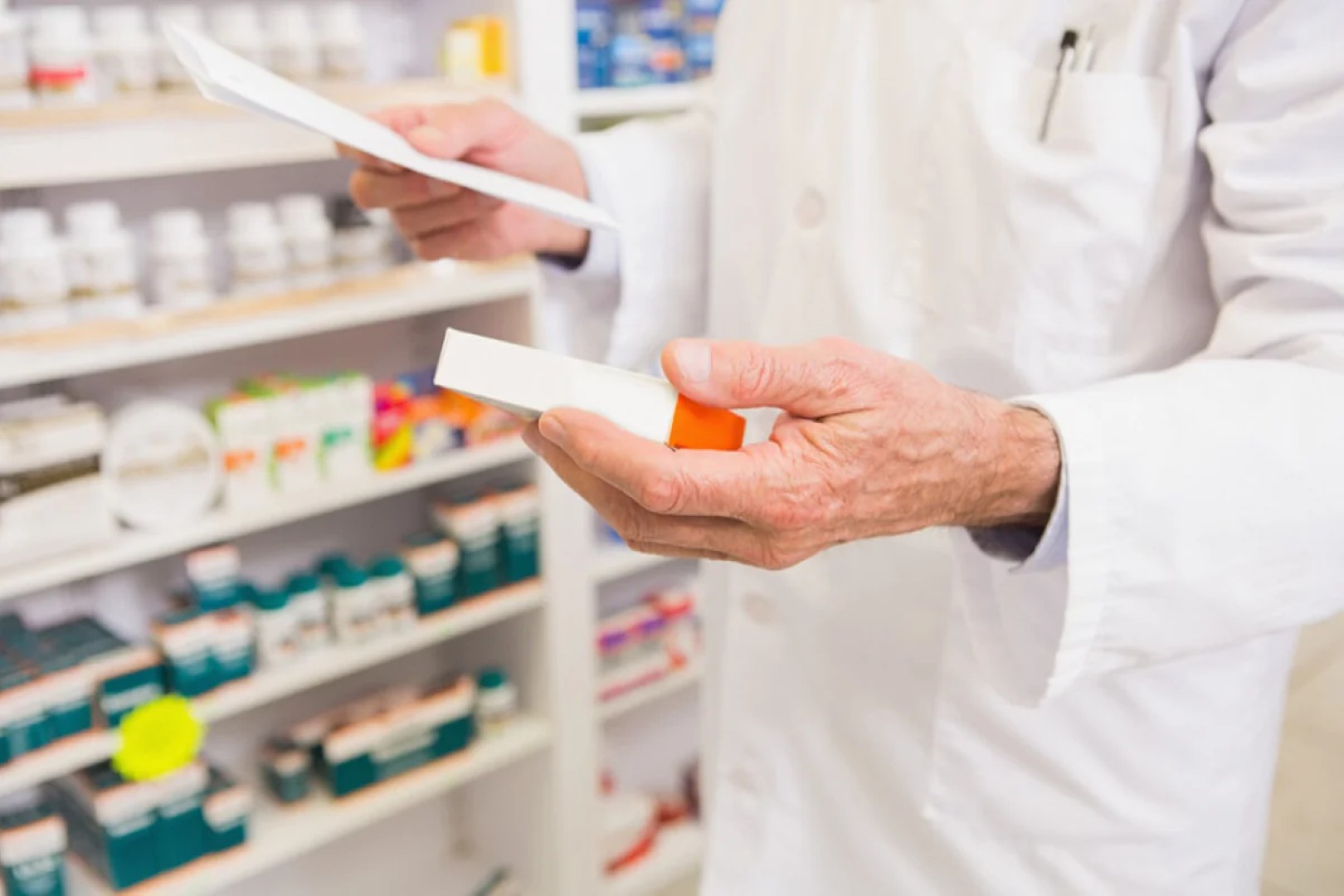 В Азербайджане в феврале проверили 98 аптек