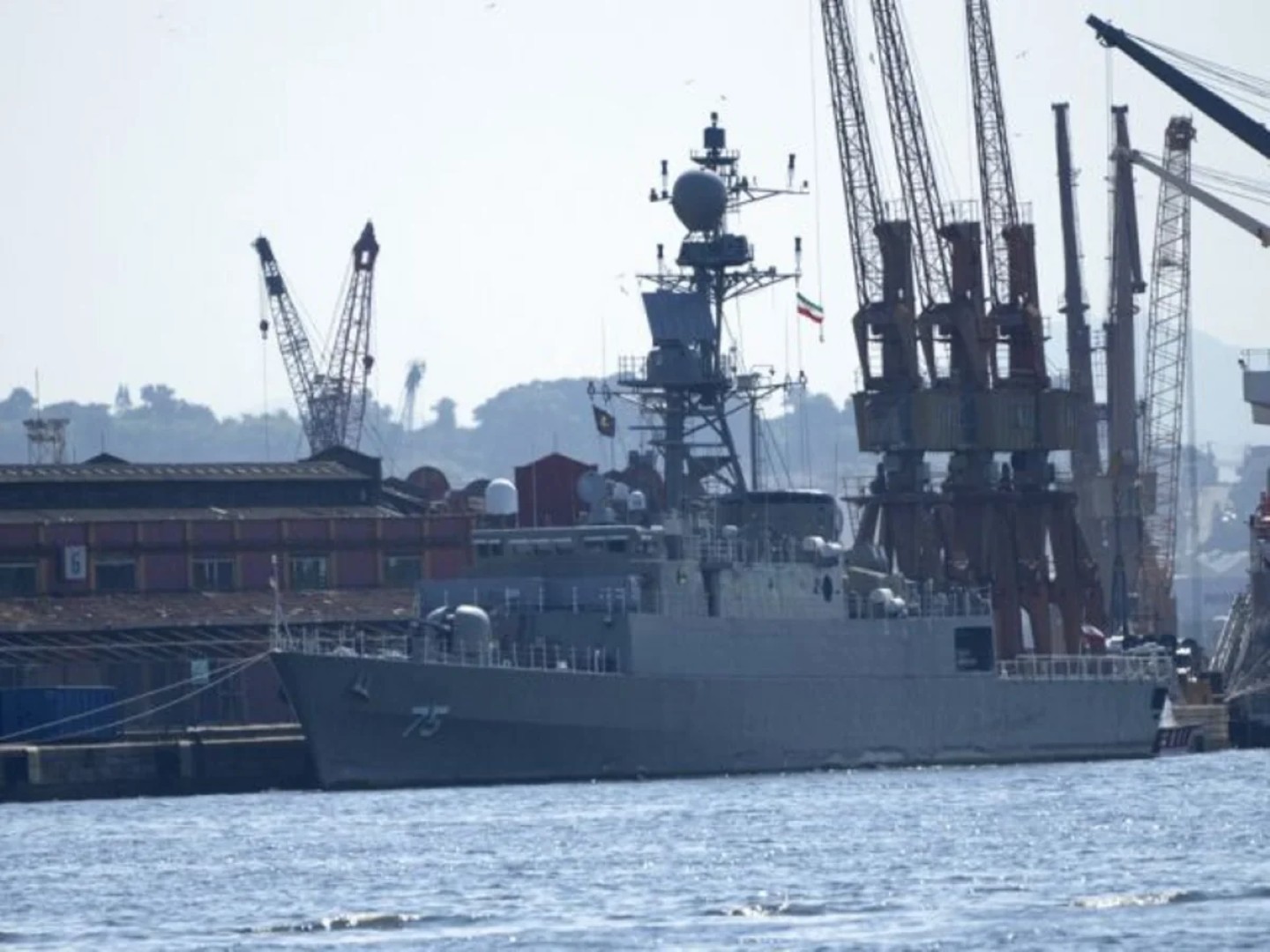 ВМС Шри-Ланки эвакуировали 30 человек с иранского судна