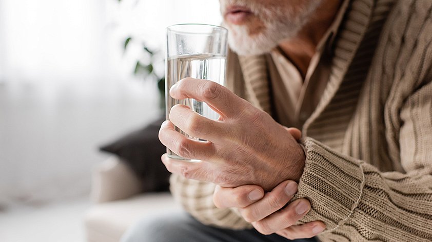 Одобрен первый в мире препарат для лечения болезни Паркинсона