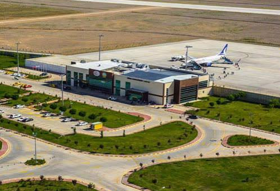 Турецкий министр: 2 самолета AZAL, как и планировалось, приземлились в аэропорту Ыгдыра