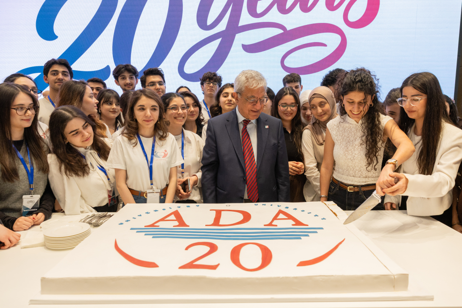 В Университете АДА ведется преподавание по 19 специальностям бакалавриата, 13 - магистратуры и 6 - докторантуры