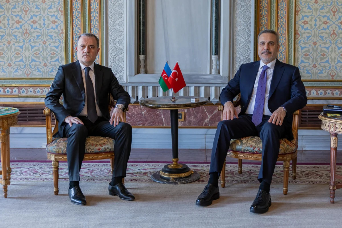 Джейхун Байрамов и Хакан Фидан провели переговоры в Стамбуле