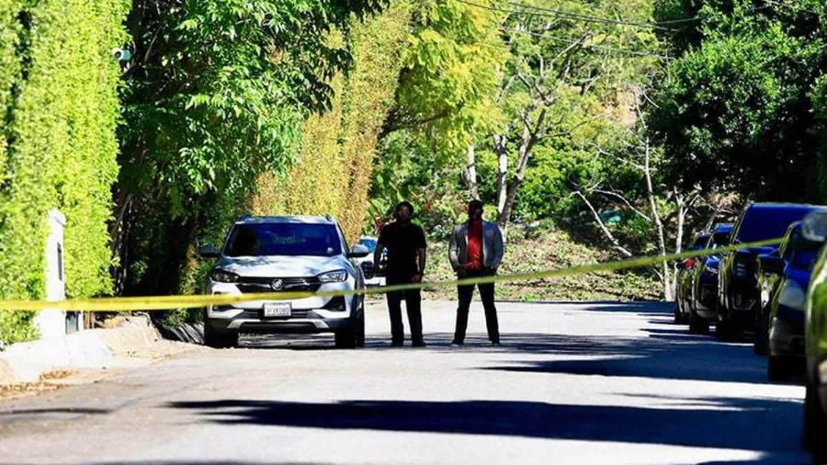 СМИ: В США женщина открыла огонь по дому певицы Рианны