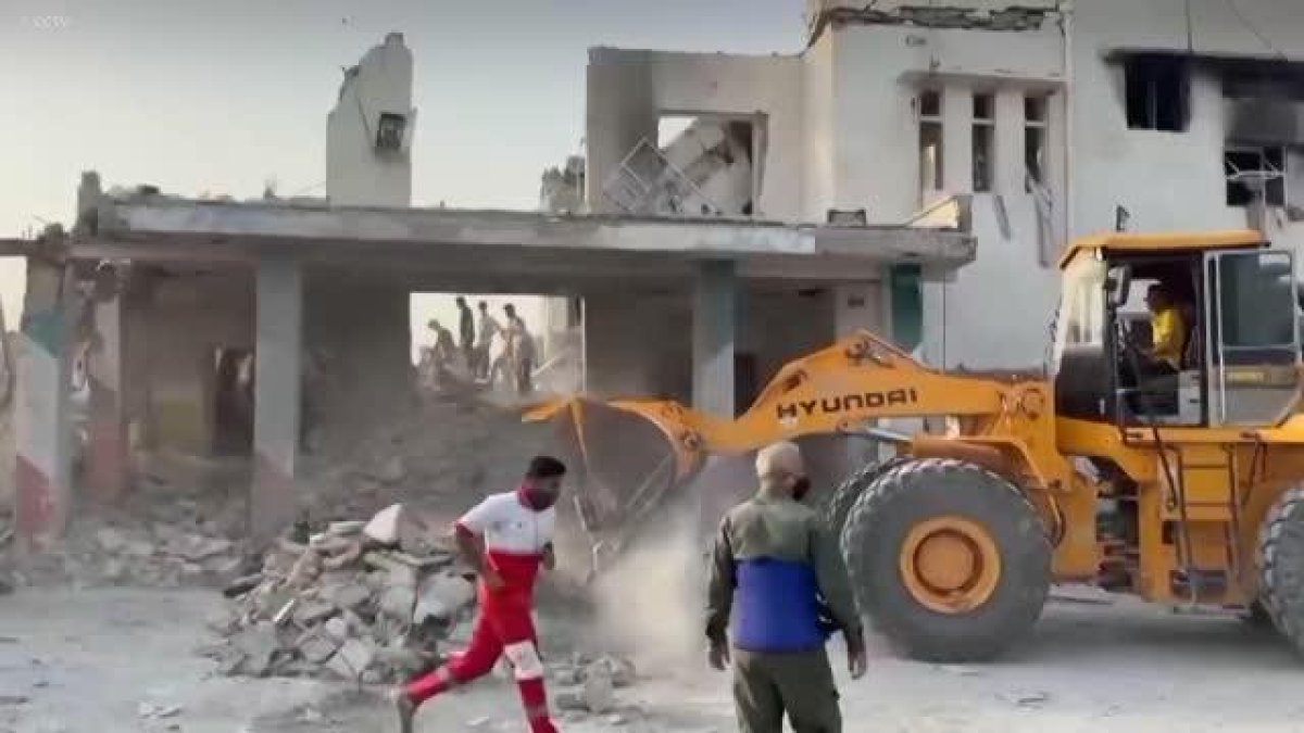 Кто ударил по школе в Иране?